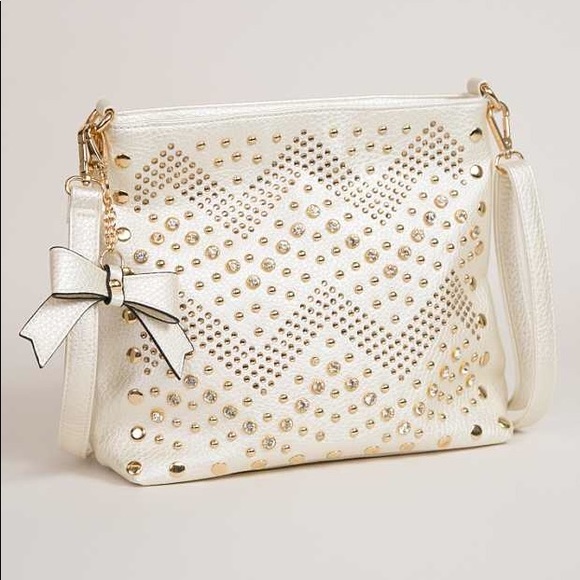 BKE Handbags - METALLIC CHEVRON PURSE 👜